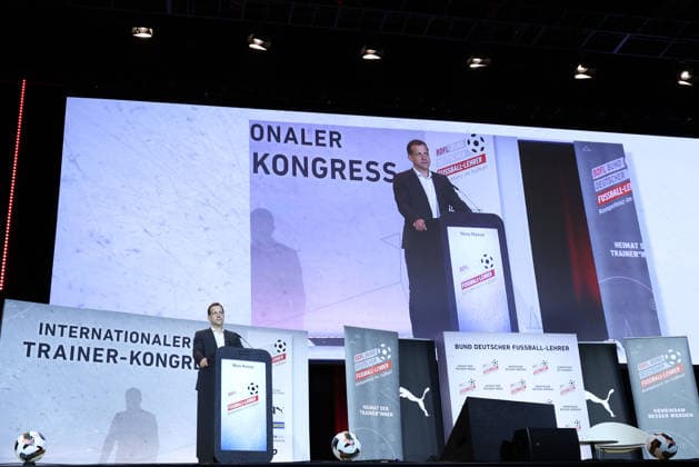 NINO HAASE OBERBUERGERMEISTER, MAINZ INTERNATIONALER TRAINER KONGRESS DES BDFL MAINZ *** NINO HAASE, MAYOR OF MAINZ, INTERNATIONAL COACHES CONGRESS OF THE BDFL IN MAINZ 
