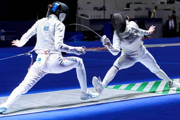 CHINA, HONG KONG - JULY 27, 2026: Russia s Vladislava Peniushkina (L) and Russia s Marta Martyanova compete in the ladies individual foil event at the 2026 Kerry Fencing World Championships 2026 Fencing World Championships In Hong Kong  - ZUMAt113 20260727_zaa_t113_257 Copyright: xMikhailxSinitsynx