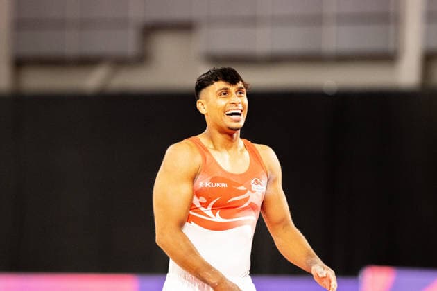 GLASGOW, SCOTLAND - JULY 27: Joshua NATHAN of England competes in the Men’s Floor Exercise Final at The Arena, Glasgow on July 27, 2026 in Glasgow, Scotland. (Photo by Claire Jeffrey Sports Press Photo)  Copyright: xClairexJeffreyx xSPPx Sportspressphoto_SPR197857