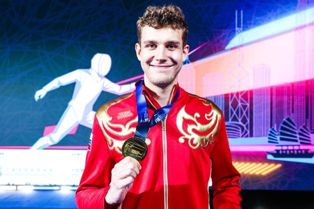 CHINA, HONG KONG - JULY 27, 2026: 1st placed Pavel Graudyn of Russia poses with his medal during the award ceremony for the men s individual sabre event at the 2026 Kerry Fencing World Championships 2026 Fencing World Championships In Hong Kong  - ZUMAt113 20260727_zaa_t113_310 Copyright: xMikhailxSinitsynx
