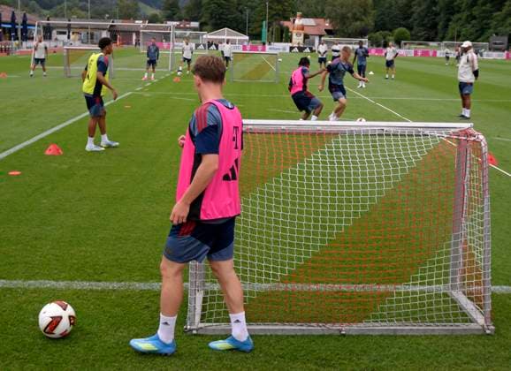 27.07.2026, Fussball Bundesliga 2026 2027, Trainingslager FC Bayern München in Rottach-Egern am Tegernsee (Bayern). Die Bayern Spieler trainieren auf kleine Tore *** July 27, 2026, 2026–2027 Bundesliga, FC Bayern Munich training camp in Rottach Egern on Lake Tegernsee, Bavaria. The Bayern players are practicing on small goals.