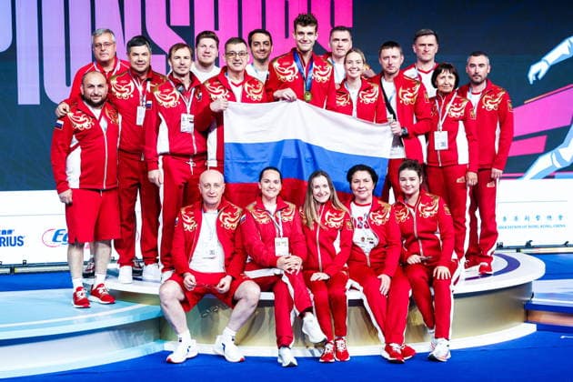 CHINA, HONG KONG - JULY 27, 2026: Athletes of the national fencing team of Russia attend the award ceremony for the men s individual sabre event at the 2026 Kerry Fencing World Championships 2026 Fencing World Championships In Hong Kong  - ZUMAt113 20260727_zaa_t113_319 Copyright: xMikhailxSinitsynx