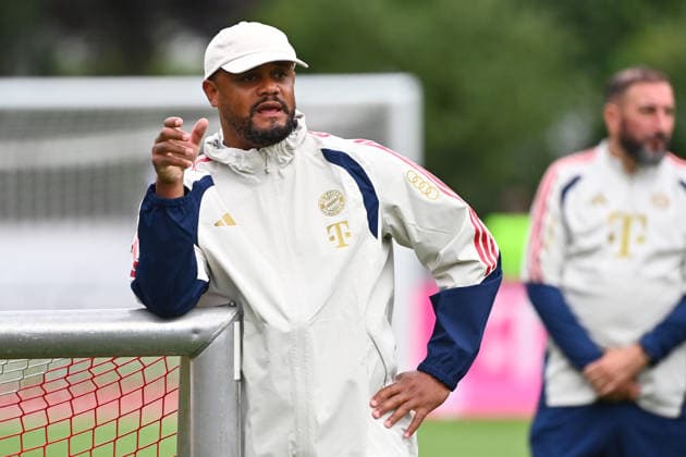 Trainer Vincent KOMPANY (Bayern Muenchen) Einzelbild,angeschnittenes Einzelmotiv,Halbfigur,halbe Figur. Oeffentliches Training FC Bayern Muenchen im Trainingslager in Rottach Egern am 27.07.2026. Fussball 1. Bundesliga,Saison 2026 2027. Â *** Coach Vincent KOMPANY, Bayern Munich; single frame, cropped image, half-length portrait; FC Bayern Munich public training session at the training camp in Rottach-Egern on July 27, 2026; soccer, Bundesliga 1,2026–2027 season Â