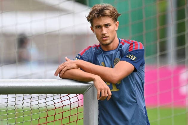 Tom Bischof (Bayern Muenchen) Aktion,Einzelbild,angeschnittenes Einzelmotiv,Halbfigur,halbe Figur. Oeffentliches Training FC Bayern Muenchen im Trainingslager in Rottach Egern am 27.07.2026. Fussball 1. Bundesliga,Saison 2026 2027. *** Tom Bischof Bayern Munich Action, Single Frame, Cropped Single Subject, Half-Length, Half-Figure FC Bayern Munich Public Training Session at the Training Camp in Rottach Egern on July 27, 2026 Soccer 1. Bundesliga,2026–2027 season