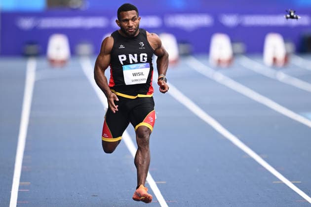 COM26 ATHLETICS, Pais Wisil of Papua New Guinea competes in the Men s 100m Heats during the the Glasgow 2026 Commonwealth Games at Scotstoun Stadium in Glasgow, Scotland, Monday, July 27, 2026. ( NO ARCHIVING, EDITORIAL USE ONLY Glasgow United Kingdom  Copyright: xJOELxCARRETTx 20260728157458086266