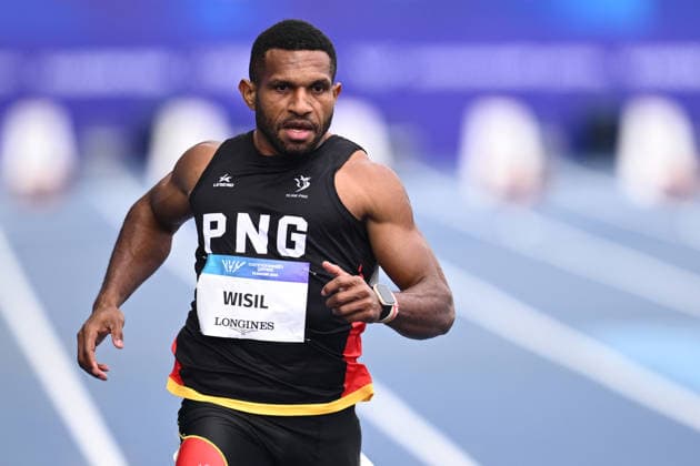 COM26 ATHLETICS, Pais Wisil of Papua New Guinea competes in the Men s 100m Heats during the the Glasgow 2026 Commonwealth Games at Scotstoun Stadium in Glasgow, Scotland, Monday, July 27, 2026. ( NO ARCHIVING, EDITORIAL USE ONLY Glasgow United Kingdom  Copyright: xJOELxCARRETTx 20260728187680128267