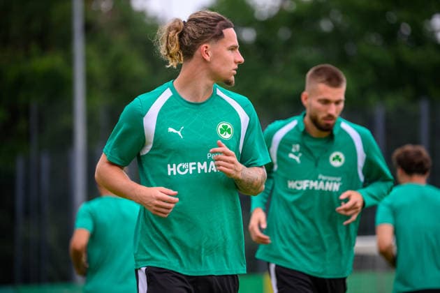 27.07.2026 - Fussball - 2. Bundesliga - Saison 2026 2027 - SpVgg Greuther Fürth Fuerth ( Kleeblatt ) - Training - - xwoxzix - Mika Wallentowitz ( SpVgg Greuther Fürth ) *** July 27, 2026 Soccer 2. Bundesliga 2026–2027 Season SpVgg Greuther Fürth Fürth Kleeblatt Training xwoxzix Mika Wallentowitz SpVgg Greuther Fürth