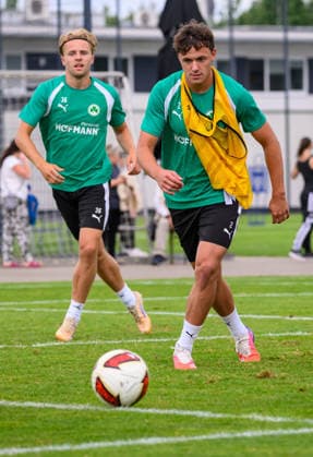 27.07.2026 - Fussball - 2. Bundesliga - Saison 2026 2027 - SpVgg Greuther Fürth Fuerth ( Kleeblatt ) - Training - - xwoxzix - Lukas Reich (2, SpVgg Greuther Fürth ) vor Philipp Müller (36, SpVgg Greuther Fürth ) *** July 27, 2026 Soccer 2. Bundesliga 2026–2027 Season SpVgg Greuther Fürth Fürth Kleeblatt Training xwoxzix Lukas Reich 2, SpVgg Greuther Fürth ahead of Philipp Müller 36, SpVgg Greuther Fürth