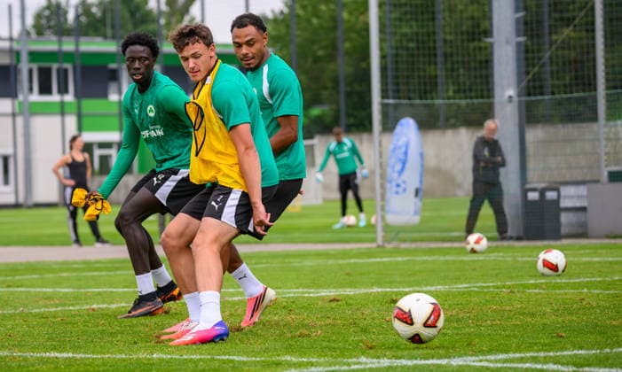 27.07.2026 - Fussball - 2. Bundesliga - Saison 2026 2027 - SpVgg Greuther Fürth Fuerth ( Kleeblatt ) - Training - - xwoxzix - Lukas Reich (2, SpVgg Greuther Fürth ) gegen Omar Sillah (42, SpVgg Greuther Fürth ) Sacha Banse Bansé (6, SpVgg Greuther Fürth ) *** July 27, 2026 Soccer 2. Bundesliga 2026–2027 Season SpVgg Greuther Fürth Fürth Kleeblatt Training xwoxzix Lukas Reich 2, SpVgg Greuther Fürth vs. Omar Sillah 42, SpVgg Greuther Fürth Sacha Banse Bansé 6, SpVgg Greuther Fürth