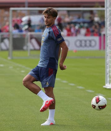 27.07.2026, FC Bayern Muenchen, Trainingslager am Tegernsee , Fussball, im Bild: Tom Bischof (FC Bayern Muenchen) *** July 27, 2026, FC Bayern Munich, training camp at Lake Tegernsee, soccer, sports, pictured: Tom Bischof, FC Bayern Munich