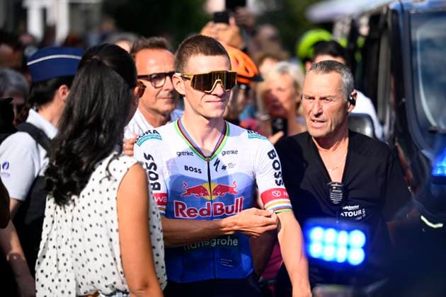 Na-Tourcriterium Aalst - 27 07 2026 AALST, BELGIUM - JULY 27 : Evenepoel Remco (BEL) of Red Bull BORA Hansgrohe during the 89th edition of the post Tour de France criterium of Aalst cycling race on July 27, 2026 in Aalst, Belgium, 27 07 2026 Aalst Belgium  Copyright: xTomasxSiskx