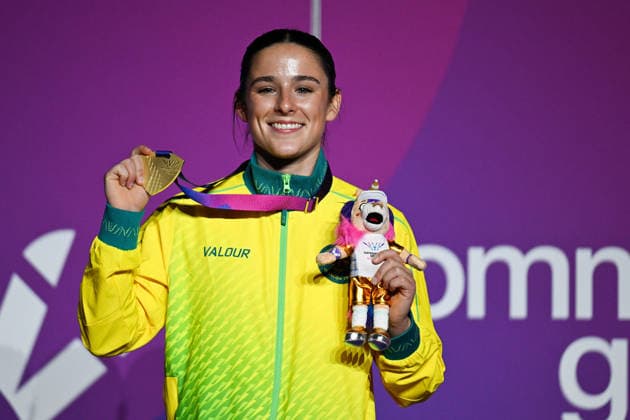COM26 ARTISTIC GYMNASTICS, Kate McDonald of Australia on the podium after winning in the Artistic Gymnastics Women™s Uneven Bars Final during the Glasgow 2026 Commonwealth Games at the Glasgow International Arena in Glasgow, Scotland, Monday, July 27, 2026. ( NO ARCHIVING, EDITORIAL USE ONLY Glasgow Scotland United Kingdom  Copyright: xLUKASxCOCHx 20260728196629968147