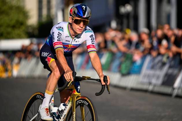 Na-Tourcriterium Aalst - 27 07 2026 AALST, BELGIUM - JULY 27 : Evenepoel Remco (BEL) of Red Bull BORA Hansgrohe in action during the 89th edition of the post Tour de France criterium of Aalst cycling race on July 27, 2026 in Aalst, Belgium, 27 07 2026 Aalst Belgium  Copyright: xTomasxSiskx