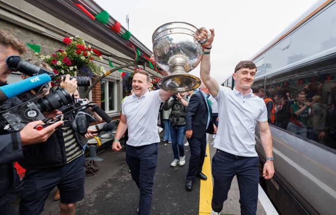 2026 GAA All-Ireland Senior Football Champions Mayo Homecoming, Castlebar, Mayo 27 7 2026 Mayo manager Andy Moran and Jack Coyne celebrate with the Sam Maguire Cup Andy Moran and Jack Coyne celebrate with the Sam Maguire Cup 27 7 2026  Copyright: xx JR312676