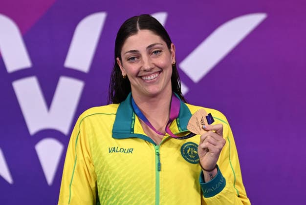 COM26 SWIMMING FINALS, Gold medalist Meg Harris of Australia poses following the Women™s 100m Freestyle Final at the Glasgow 2026 Commonwealth Games at the Tollcross International Swimming Centre in Glasgow, Scotland, Monday, July 27, 2026. ( NO ARCHIVING, EDITORIAL USE ONLY Glasgow Scotland United Kingdom  Copyright: xDEANxLEWINSx 20260728178169766504
