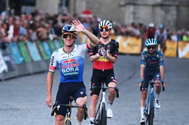 Belgian Remco Evenepoel of Red Bull-BORA-hansgrohe celebrates after winning the Natourcriterium Aalst cycling event, Monday 27 July 2026, in Aalst. The traditional criteriums are local showcases for which mainly cyclists who rode the Tour de France are invited. ELIASxROM  x182186122x