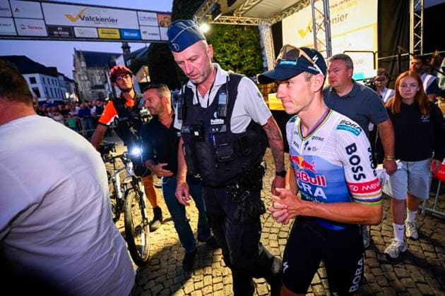 Na-Tourcriterium Aalst - 27 07 2026 AALST, BELGIUM - JULY 27 : Evenepoel Remco (BEL) of Red Bull BORA Hansgrohe after the race during the 89th edition of the post Tour de France criterium of Aalst cycling race on July 27, 2026 in Aalst, Belgium, 27 07 2026 Aalst Belgium  Copyright: xTomasxSiskx