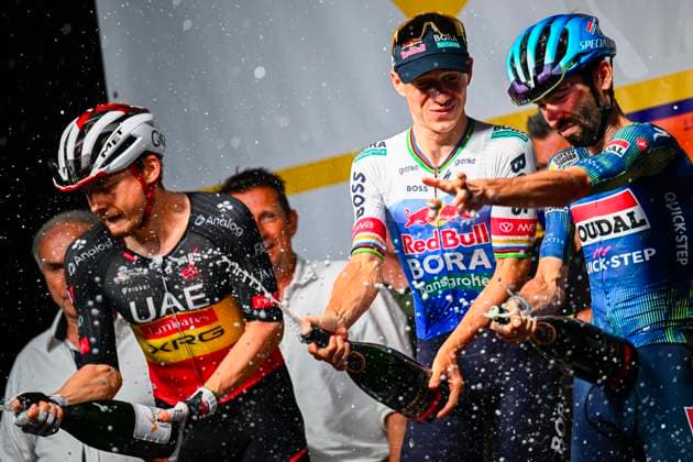 Na-Tourcriterium Aalst - 27 07 2026 AALST, BELGIUM - JULY 27 : Evenepoel Remco (BEL) of Red Bull BORA Hansgrohe, Herregodts Rune (BEL) of UAE Team Emirates XRG, Paret-Peintre Valentin (FRA) of Soudal Quick Step on the podium during the 89th edition of the post Tour de France criterium of Aalst cycling race on July 27, 2026 in Aalst, Belgium, 27 07 2026 Aalst Belgium  Copyright: xTomasxSiskx