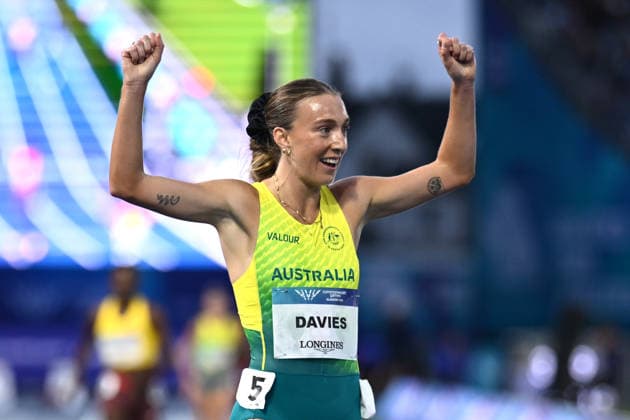 COM26 ATHLETICS, Rose Davies of Australia celebrates winning the Women™s 10000m Final during the Glasgow 2026 Commonwealth Games at Scotstoun Stadium in Glasgow, Scotland, Monday, July 27, 2026. ( NO ARCHIVING, EDITORIAL USE ONLY Glasgow United Kingdom  Copyright: xJOELxCARRETTx 20260728194327314651