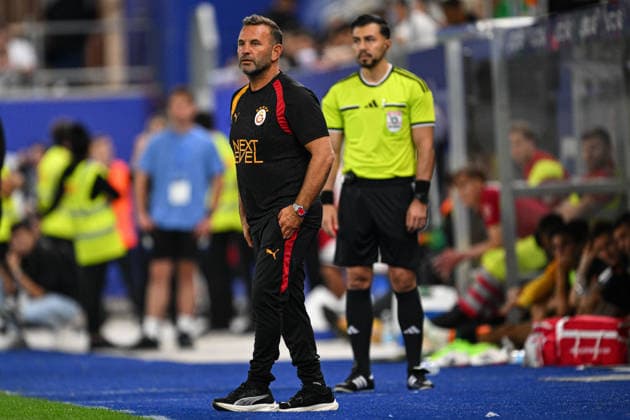 Galatasaray v Venezia FC - Friendly LINZ, AUSTRIA - JULY 27: Head coach of Galatasaray Okan Buruk follows the pre-season friendly match between Galatasaray and Italy s Venezia FC at Hofmann Personal Stadion in Linz, Austria, on July 27, 2026. Akin Celiktas Anadolu Linz Austria. Editorial use only. Please get in touch for any other usage.  Copyright: x2026xAnadoluxAkinxCeliktasx