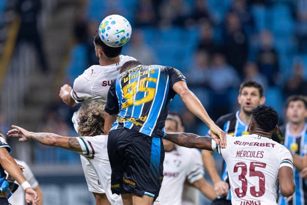 RECORD DATE NOT STATED 26th July 2026, Arena do Gremio Stadium, Porto Alegre, Brazil; Serie A Football; Gremio versus Fluminense; Carlos Vin& xed;cius of Gremio heads the ball RichardxDucker DiaEsportivo