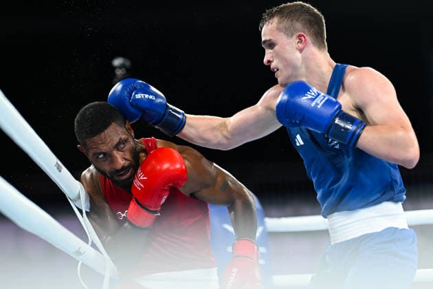 COM26 BOXING, Kus Gunua Mua of Papua New Guinea (red) fights Daniel Pitt of Wales during the Men™s 80kg Round of 16 match of the Glasgow 2026 Commonwealth Games at SEC Centre in Glasgow, Scotland, Monday, July 27, 2026. ( NO ARCHIVING, EDITORIAL USE ONLY Glasgow Scotland United Kingdom  Copyright: xLUKASxCOCHx 20260728194933448603