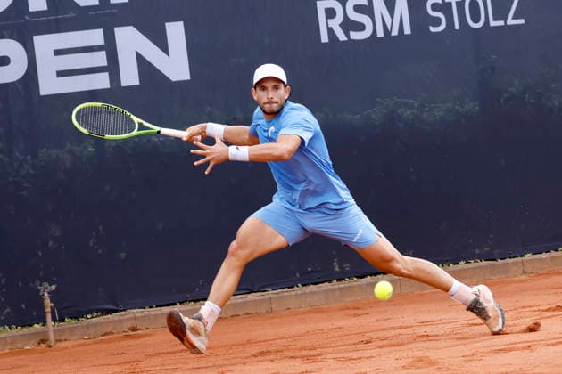 Tennisspieler Francesco Passaro (ITA) im Sechzehntelfinale bei den Bonn Open 2026 (auch: ATP, Tennis Herren Challenger Bonn). Die Bonn Open sind Teil der ATP Challenger Tour und werden im Freien auf Sand ausgetragen. Bonn, 27.07.2026 NRW Deutschland *** Tennis player Francesco Passaro (ITA) advances to the round of 32 at the 2026 Bonn Open, also known as the ATP Challenger Bonn. The Bonn Open is part of the ATP Challenger Tour and is played outdoors on clay. Bonn, July 27, 2026, North Rhine-Westphalia, Germany Copyright: xChristophxHardtx