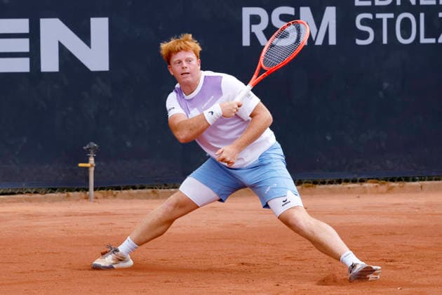 Tennisspieler Jamie Mackenzie (GER) - Spitzname The Red Rocket - im Sechzehntelfinale bei den Bonn Open 2026 (auch: ATP, Tennis Herren Challenger Bonn). Die Bonn Open sind Teil der ATP Challenger Tour und werden im Freien auf Sand ausgetragen. Bonn, 27.07.2026 NRW Deutschland *** Tennis player Jamie Mackenzie (GER), nicknamed The Red Rocket, advances to the round of 32 at the 2026 Bonn Open, also known as the ATP Challenger Bonn. The Bonn Open is part of the ATP Challenger Tour and is played outdoors on clay. Bonn, July 27, 2026, North Rhine-Westphalia, Germany Copyright: xChristophxHardtx