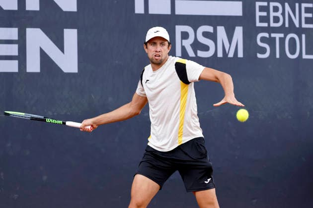 Tennisspieler Daniel Elahi Galan (COL) in der Qualifikationsrunde bei den Bonn Open 2026 (auch: ATP, Tennis Herren Challenger Bonn). Die Bonn Open sind Teil der ATP Challenger Tour und werden im Freien auf Sand ausgetragen. Bonn, 27.07.2026 NRW Deutschland *** Tennis player Daniel Elahi Galan (COL) in the qualifying round at the 2026 Bonn Open, also known as the ATP Challenger Bonn. The Bonn Open is part of the ATP Challenger Tour and is played outdoors on clay. Bonn, July 27, 2026, North Rhine-Westphalia, Germany Copyright: xChristophxHardtx