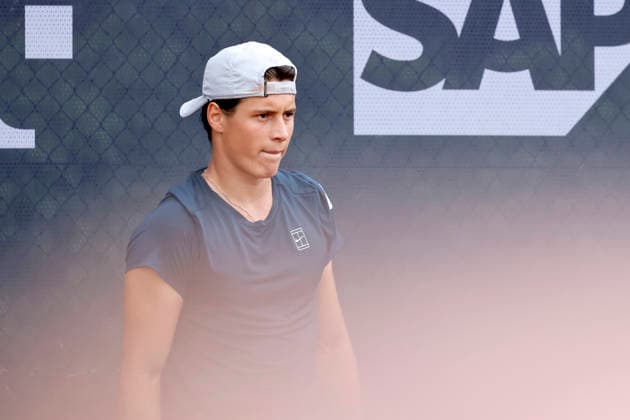 Tennisspieler Mika Petkovic (GER) in der Qualifikationsrunde bei den Bonn Open 2026 (auch: ATP, Tennis Herren Challenger Bonn). Die Bonn Open sind Teil der ATP Challenger Tour und werden im Freien auf Sand ausgetragen. Bonn, 27.07.2026 NRW Deutschland *** Tennis player Mika Petkovic (GER) in the qualifying round at the 2026 Bonn Open, also known as the ATP Challenger Bonn. The Bonn Open is part of the ATP Challenger Tour and is played outdoors on clay. Bonn, July 27, 2026, North Rhine-Westphalia, Germany Copyright: xChristophxHardtx