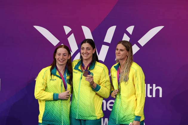 July 27, 2026, Glasgow, Scotland, Great Britain: MEG HARRIS (center), MOLLIE O CALLAGHAN (left) and SHAYNA JACK (right) of Australia pose with their gold, silver and bronze medals in the Swimming Women s 100m Freestyle Medal Ceremony of the Commonwealth Games Glasgow 2026 at the Tollcross International Swimming Centre in Glasgow, Scotland. Clean sweep for Australian swimmers. Commowealth Games 2026: Swimming  - ZUMAc179 20260727_zep_c179_292 Copyright: xMickaelxChavetx