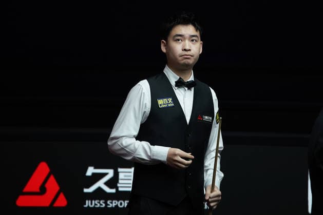 SHANGHAI, CHINA - JULY 28: Si Jiahui of China reacts in the first round match against Pang Junxu of China on day 2 of the Shanghai Masters 2026 at Luwan Gymnasium on July 28, 2026 in Shanghai, China.  Copyright: xTaixChengzhex 111656812755