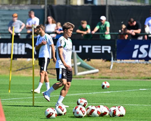 28.07.2026; Moenchengladbach; Fussball, Herren, Saison 2026 2027, Training Borussia Moenchengladbach Zento Uno (Gladbach) erstmals auf dem Trainingsplatz DFL regulations prohibit any use of photographs as image sequences and or quasi-video. ista-Borussia-Park NRW Deutschland *** July 28, 2026, Mönchengladbach Soccer, Men s, 2026–2027 Season, Borussia Mönchengladbach Training: Zento Uno Gladbach Takes to the Training Field for the First Time. DFL regulations prohibit any use of photographs as image sequences and or quasi-video. Borussia Park, NRW, Germany