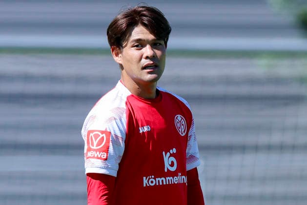 Kaishu Sano (1. FSV Mainz 05) schaut, Tag 2, Trainingslager 1. FSV Mainz 05, Sportzentrum am 28. July 2026 in Wörgl, Österreich. (Foto von Marco Steinbrenner DeFodi Images) Kaishu Sano (1. FSV Mainz 05) looks on, Tag 2, Trainingslager 1. FSV Mainz 05, Sportzentrum, July 28, 2026 in Wörgl, Austria. (Photo by Marco Steinbrenner DeFodi Images) - *** Kaishu Sano: FSV Mainz 05 watches on, Day 2, FSV Mainz 05 training camp, Sports Center on July 28, 2026, in Wörgl, Austria Photo by Marco Steinbrenner DeFodi Images Kaishu Sano 1 FSV Mainz 05 looks on, Day 2, 1 FSV Mainz 05 Training Camp, Sports Center, July 28, 2026, in Wörgl, Austria. Photo by Marco Steinbrenner, DeFodi Images