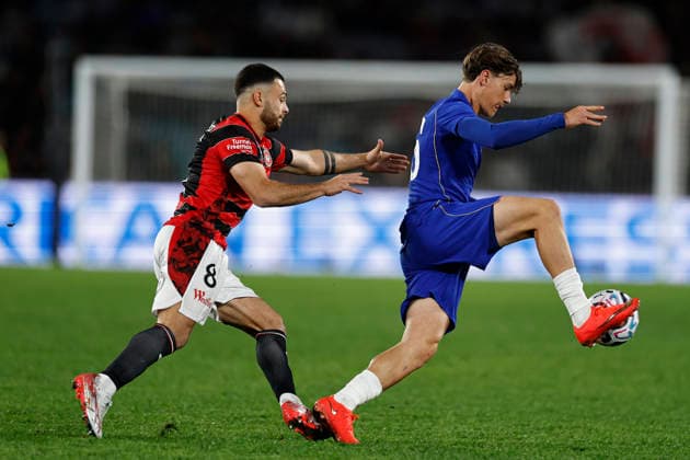 SOCCER CHELSEA WANDERERS, Reggie Walsh of Chelsea controls the ball during the Sydney Super Cup match between Chelsea FC and the Western Sydney Wanderers FC at Accor Stadium in Sydney, Tuesday, July 28, 2026. ( NO ARCHIVING, EDITORIAL USE ONLY SYDNEY NEW SOUTH WALES AUSTRALIA  Copyright: xMARKxEVANSx 20260728194113483825