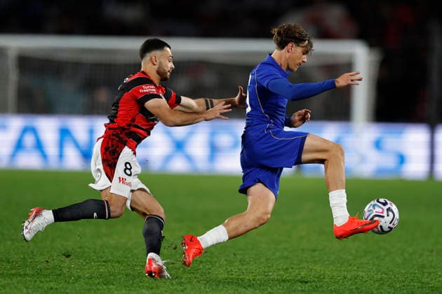SOCCER CHELSEA WANDERERS, Reggie Walsh of Chelsea controls the ball during the Sydney Super Cup match between Chelsea FC and the Western Sydney Wanderers FC at Accor Stadium in Sydney, Tuesday, July 28, 2026. ( NO ARCHIVING, EDITORIAL USE ONLY SYDNEY NEW SOUTH WALES AUSTRALIA  Copyright: xMARKxEVANSx 20260728113648965959