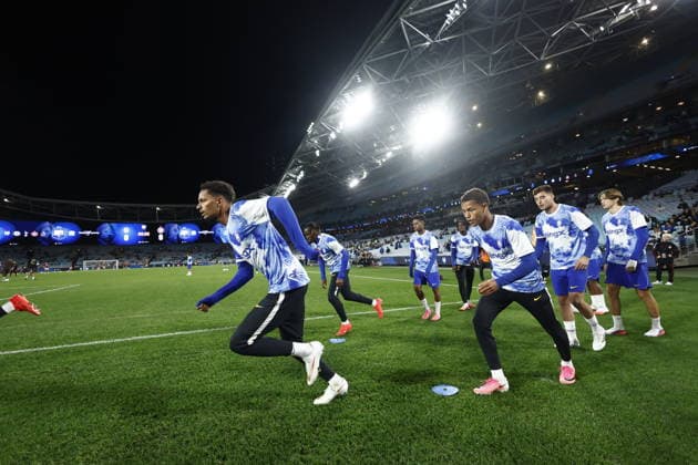 SOCCER CHELSEA WANDERERS, Chelsea players warm up ahead of the Sydney Super Cup match between Chelsea FC and the Western Sydney Wanderers FC at Accor Stadium in Sydney, Tuesday, July 28, 2026. ( NO ARCHIVING, EDITORIAL USE ONLY SYDNEY NEW SOUTH WALES AUSTRALIA  Copyright: xMARKxEVANSx 20260728126397893544