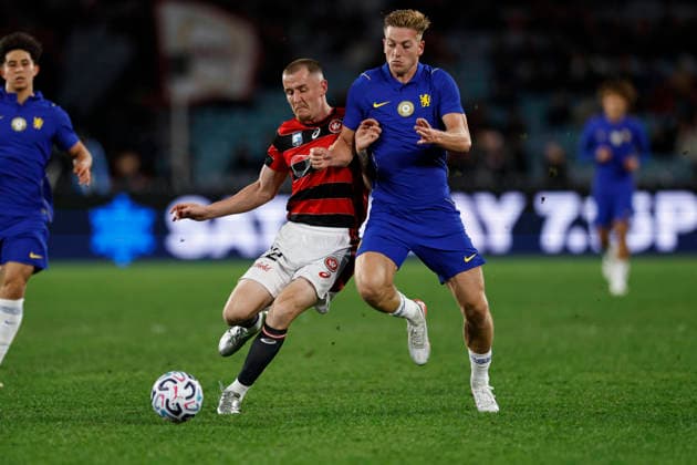 SOCCER CHELSEA WANDERERS, Anthony Pantazopoulos of the Wanderers and Liam Delap of Chelsea competes for the ball during of the Sydney Super Cup match between Chelsea FC and the Western Sydney Wanderers FC at Accor Stadium in Sydney, Tuesday, July 28, 2026. ( NO ARCHIVING, EDITORIAL USE ONLY SYDNEY NEW SOUTH WALES AUSTRALIA  Copyright: xMARKxEVANSx 20260728124375119184