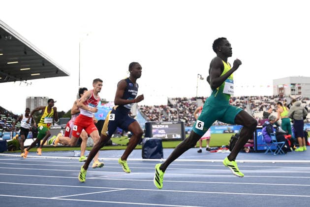 COM26 ATHLETICS, Peter Bol of Australia (right) competes in the Men s Men s 800m Heats during the Glasgow 2026 Commonwealth Games at Scotstoun Stadium in Glasgow, Scotland, Tuesday, July 28, 2026. ( NO ARCHIVING, EDITORIAL USE ONLY Glasgow United Kingdom  Copyright: xJOELxCARRETTx 20260728148545227200