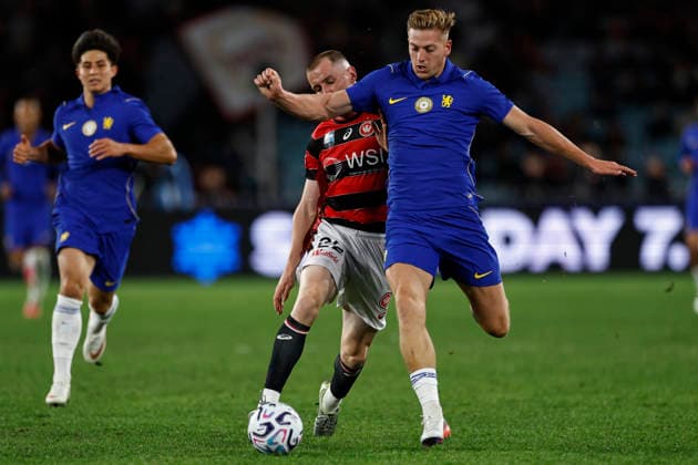 SOCCER CHELSEA WANDERERS, Anthony Pantazopoulos of the Wanderers and Liam Delap of Chelsea competes for the ball during of the Sydney Super Cup match between Chelsea FC and the Western Sydney Wanderers FC at Accor Stadium in Sydney, Tuesday, July 28, 2026. ( NO ARCHIVING, EDITORIAL USE ONLY SYDNEY NEW SOUTH WALES AUSTRALIA  Copyright: xMARKxEVANSx 20260728118366018422
