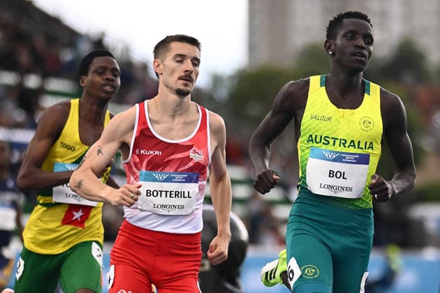 COM26 ATHLETICS, Peter Bol of Australia (right) competes in the Men s Men s 800m Heats during the Glasgow 2026 Commonwealth Games at Scotstoun Stadium in Glasgow, Scotland, Tuesday, July 28, 2026. ( NO ARCHIVING, EDITORIAL USE ONLY Glasgow United Kingdom  Copyright: xJOELxCARRETTx 20260728148793825268