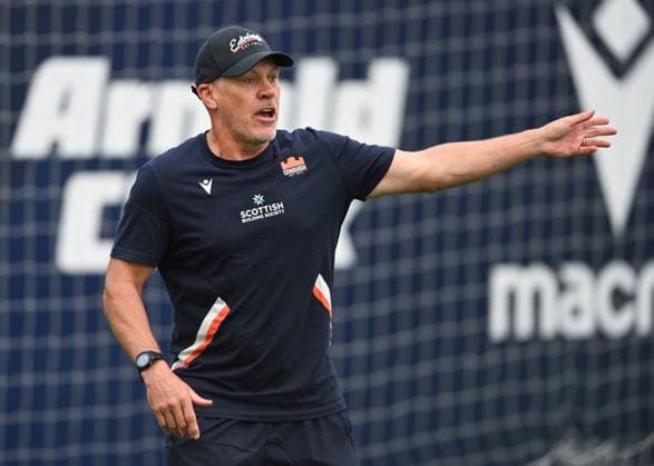The Oriam, Edinburgh. Edinburgh Rugby Defence Coach Brad Davis during the session Edinburgh Rugby Training and press conference, PK, Pressekonferenz Rugby Union, Hive Stadium, Edinburgh, Scotland, UK - 28 Jul 2026Edinburgh Hive Stadium United Kingdom  Copyright: xNeilxHanna Shutterstockx 17017414d