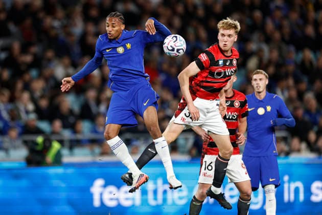 SOCCER CHELSEA WANDERERS, Joao Pedro of Chelsea and Ricky Fransen of the Wanderers competes for the ball during of the Sydney Super Cup match between Chelsea FC and the Western Sydney Wanderers FC at Accor Stadium in Sydney, Tuesday, July 28, 2026. ( NO ARCHIVING, EDITORIAL USE ONLY SYDNEY NEW SOUTH WALES AUSTRALIA  Copyright: xMARKxEVANSx 20260728155532709920