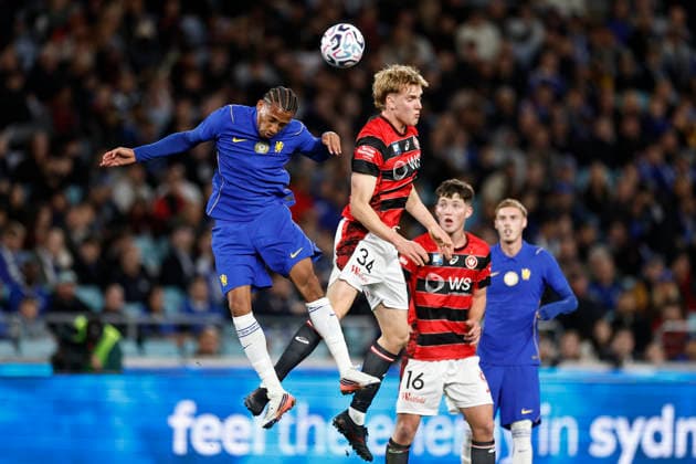 SOCCER CHELSEA WANDERERS, Joao Pedro of Chelsea and Ricky Fransen of the Wanderers competes for the ball during of the Sydney Super Cup match between Chelsea FC and the Western Sydney Wanderers FC at Accor Stadium in Sydney, Tuesday, July 28, 2026. ( NO ARCHIVING, EDITORIAL USE ONLY SYDNEY NEW SOUTH WALES AUSTRALIA  Copyright: xMARKxEVANSx 20260728181921859902