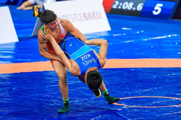 U17, U 17 Wrestling World Championships 71kg GR - Kristiyan Georgiev Krastev (BUL) df. Baiel Bakytbekovich Nuraliev (KGZ) *** U17 Wrestling World Championships, 71 kg Greco-Roman: Kristiyan Georgiev Krastev (BUL) def. Baiel Bakytbekovich Nuraliev (KGZ) Copyright: xUnitedxWorldxWrestlingx xAmirrezx UWW-U17-WC-BAKU-2026