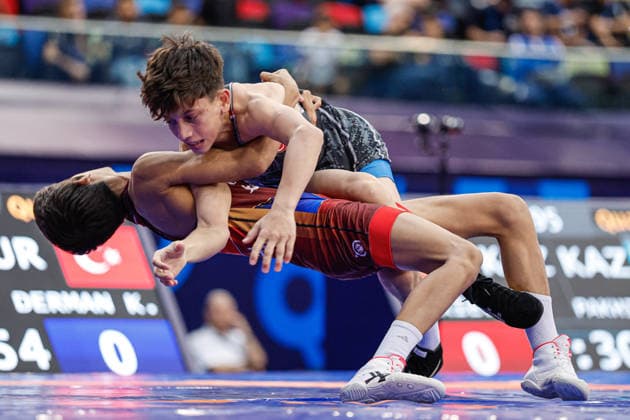 U17, U 17 Wrestling World Championships 45kg GR - Armin Amin Esmaeili (IRI) df. Kerem Derman (TUR) *** U17 Wrestling World Championships, 45 kg Greco-Roman: Armin Amin Esmaeili (IRI) def. Kerem Derman (TUR) Copyright: xKostadinxAndonovx UWW-U17-WC-BAKU-2026