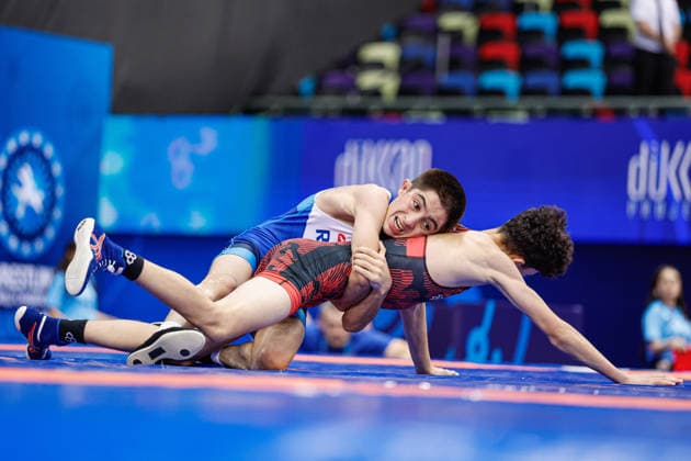 U17, U 17 Wrestling World Championships 45kg GR - Arsan Aliev (RUS) df. Rodion Sviridenko (UKR) *** U17 Wrestling World Championships, 45 kg Greco-Roman: Arsan Aliev (RUS) defeated Rodion Sviridenko (UKR) Copyright: xKostadinxAndonovx UWW-U17-WC-BAKU-2026