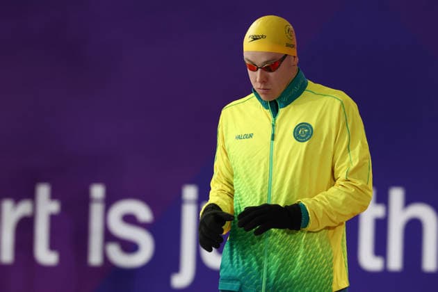 July 27, 2026, Glasgow, Scotland, Great Britain: SAM SHORT of Australia arrives with his gloves on for the Swimming Men s 800m Freestyle Final of the Commonwealth Games Glasgow 2026 at the Tollcross International Swimming Centre in Glasgow, Scotland. Commowealth Games 2026: Swimming  - ZUMAc179 20260727_zep_c179_454 Copyright: xMickaelxChavetx