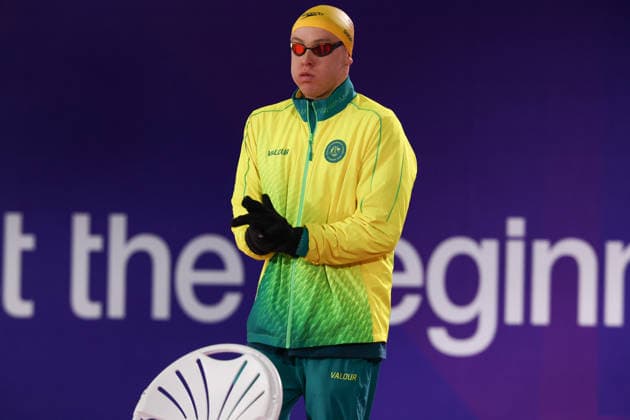 July 27, 2026, Glasgow, Scotland, Great Britain: SAM SHORT of Australia arrives with his gloves on for the Swimming Men s 800m Freestyle Final of the Commonwealth Games Glasgow 2026 at the Tollcross International Swimming Centre in Glasgow, Scotland. Commowealth Games 2026: Swimming  - ZUMAc179 20260727_zep_c179_455 Copyright: xMickaelxChavetx