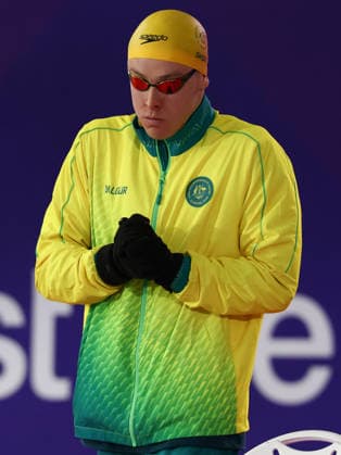 July 27, 2026, Glasgow, Scotland, Great Britain: SAM SHORT of Australia arrives with his gloves on for the Swimming Men s 800m Freestyle Final of the Commonwealth Games Glasgow 2026 at the Tollcross International Swimming Centre in Glasgow, Scotland. Glasgow Great Britain - ZUMAc179 20260727_zep_c179_457 Copyright: xMickaelxChavetx